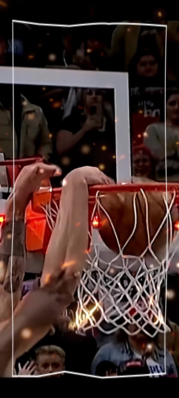 有球迷曬細(xì)節(jié)視頻不服NBA賽后公告這一幀燈亮但手還碰球啊