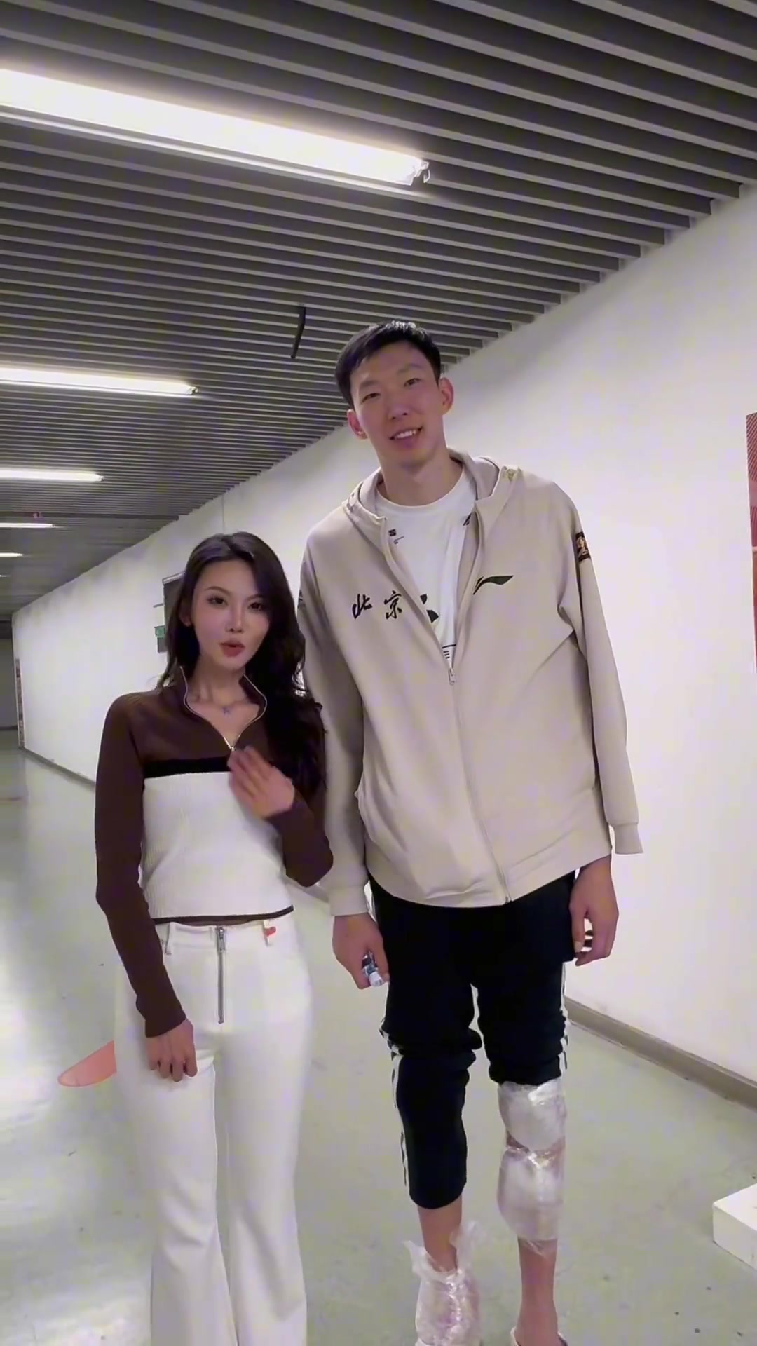 這顏值闊以的哈美女粉絲和陳盈駿周琦合影