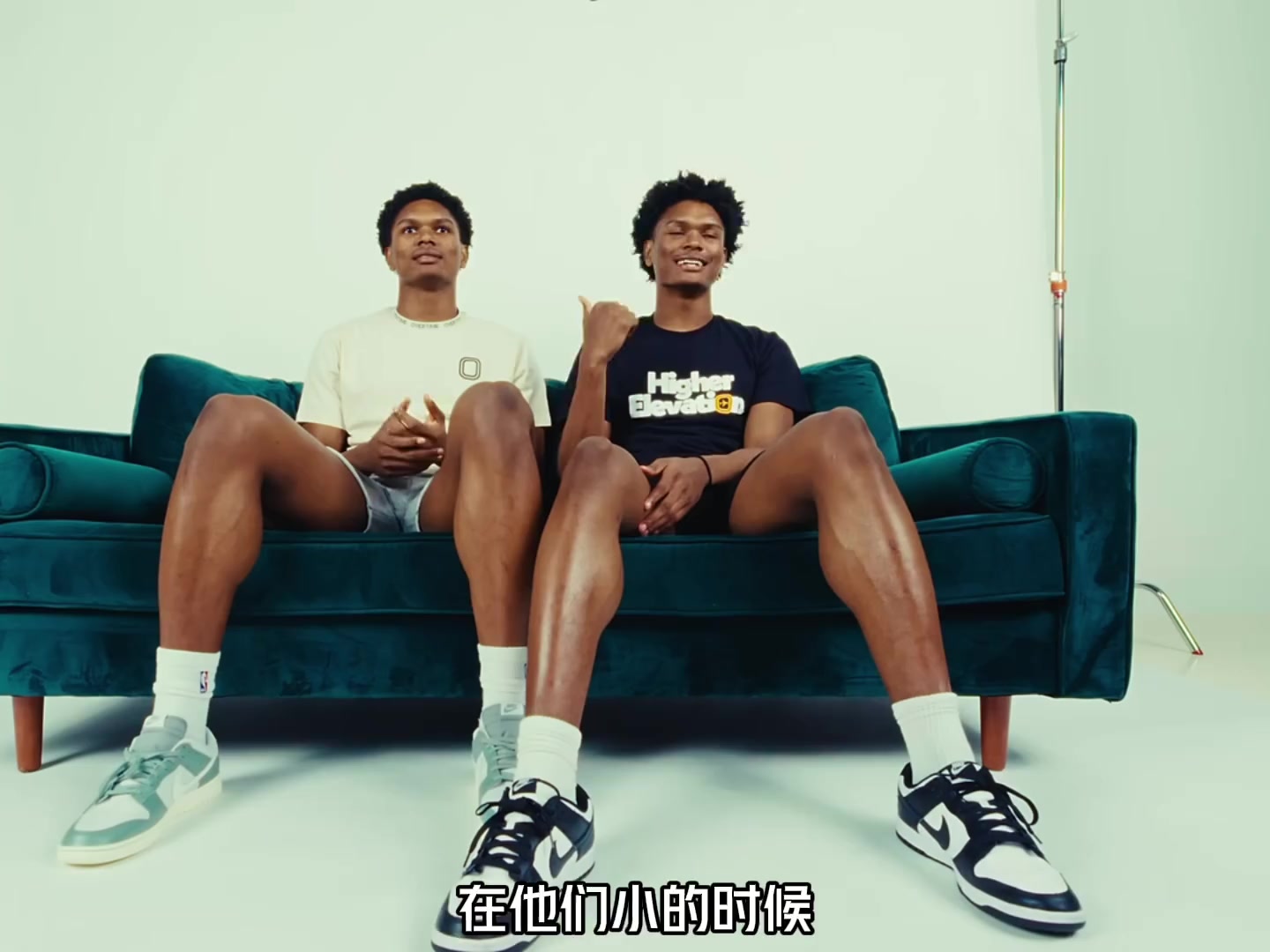 原來(lái)湯普森兄弟故事這么勵(lì)志阿門(mén)講述兄弟倆小時(shí)候許愿板的故事