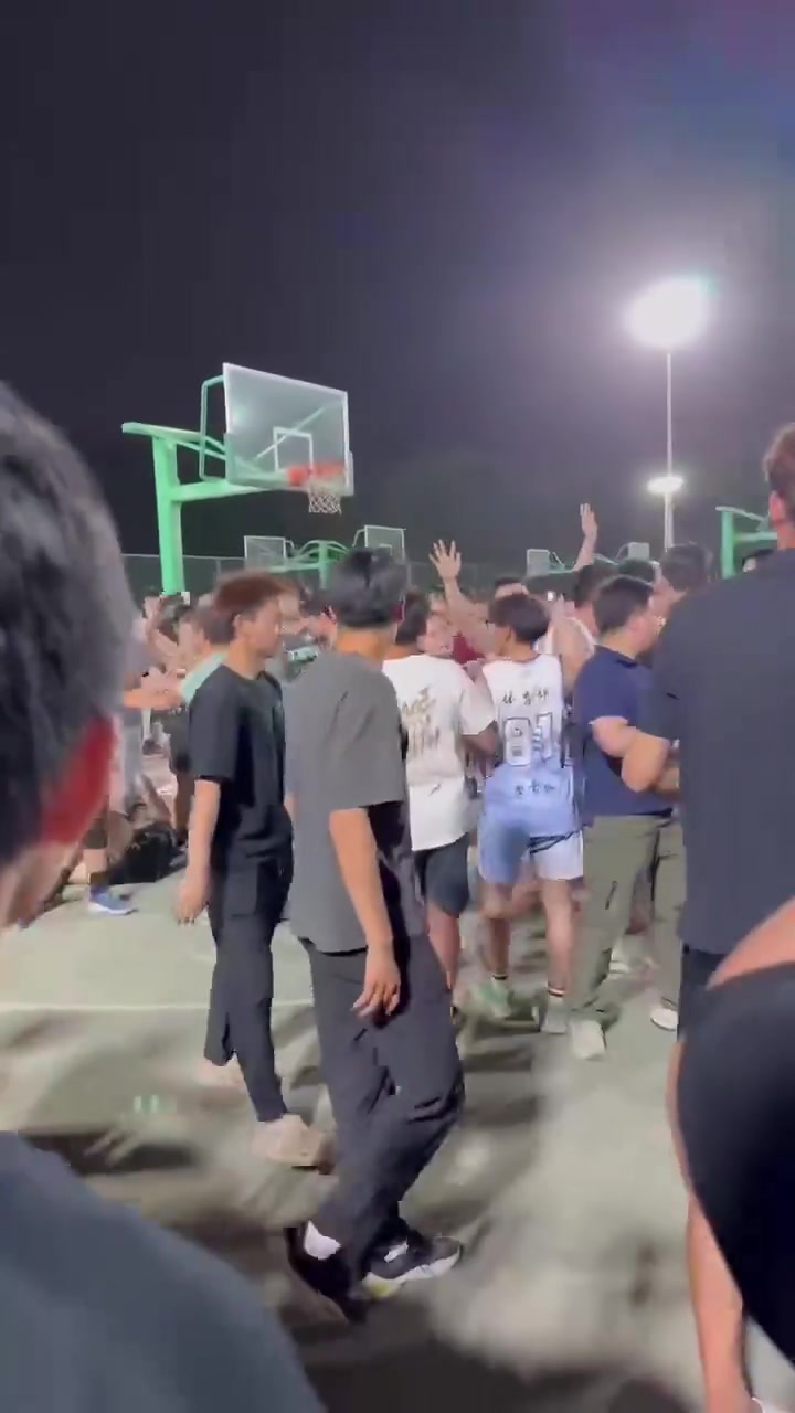 無裁判的正式籃球賽結果不是很容易猜到嗎